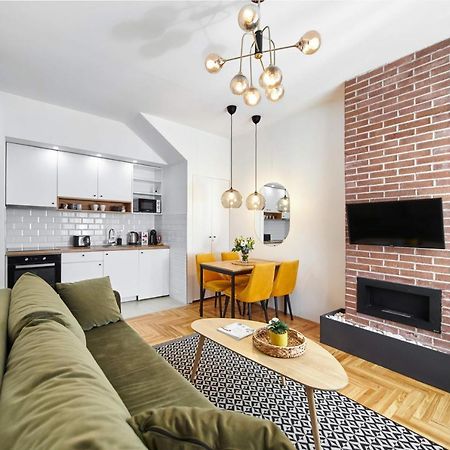Modern Living Apt - Emberly - Private Parking Νόβι Σαντ Εξωτερικό φωτογραφία