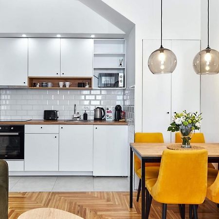 Modern Living Apt - Emberly - Private Parking Νόβι Σαντ Εξωτερικό φωτογραφία