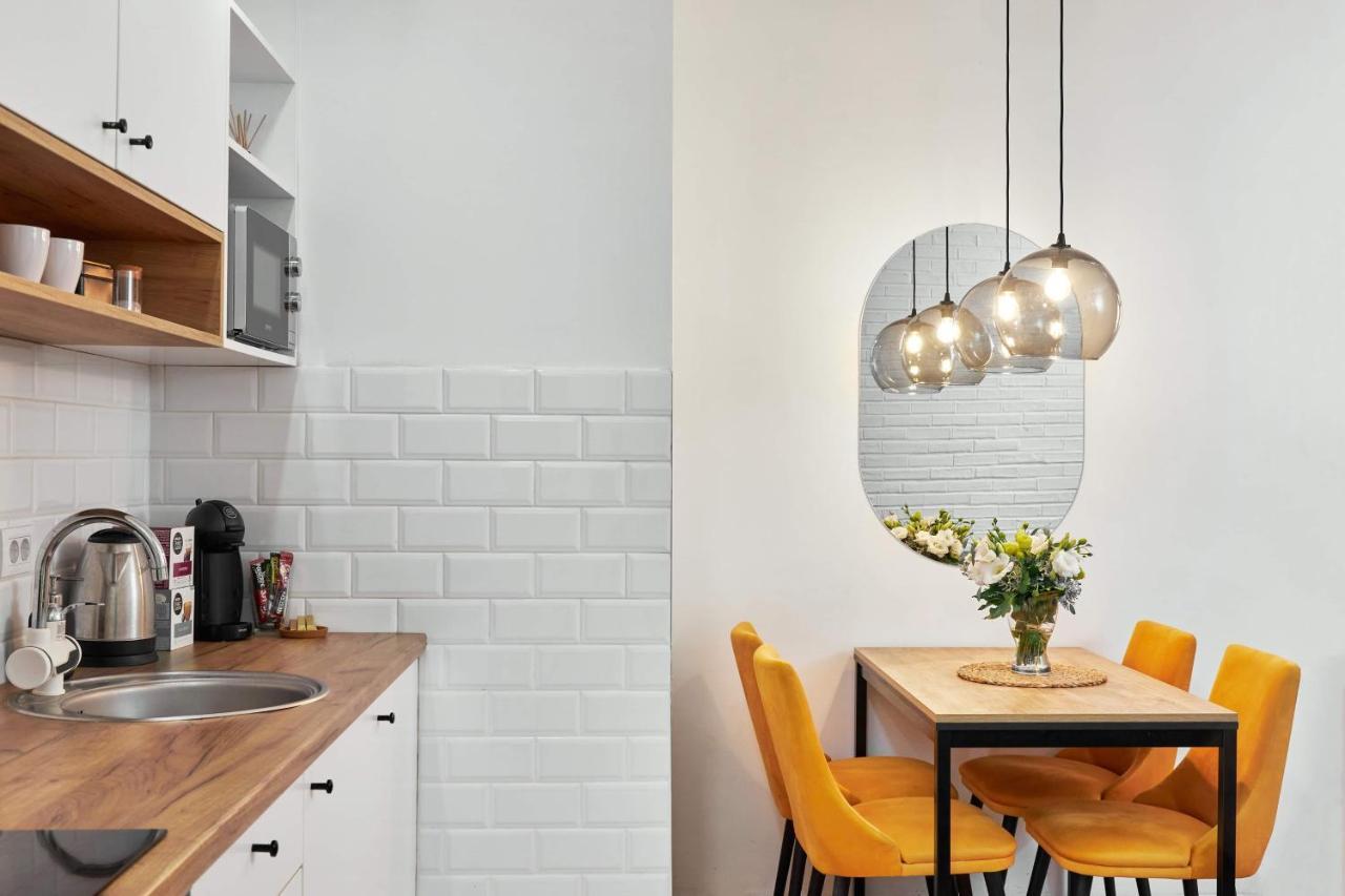 Modern Living Apt - Emberly - Private Parking Νόβι Σαντ Εξωτερικό φωτογραφία
